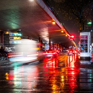 Verkehr im Regen