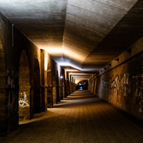 Tiefer Arcaden bei Nacht