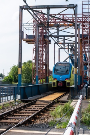 Eisenbahnbrücke über den alten Binnenhafen Eisenbahnbrücke über den alten Binnenhafen