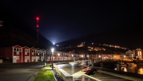 Hummerbuden bei Nacht