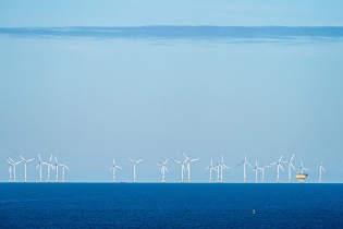 Offshore Windkraftanlagen vor Helgoland